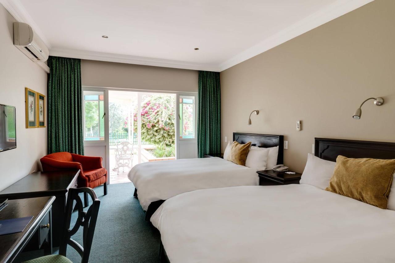 Protea Hotel By Marriott George King George Exterior foto